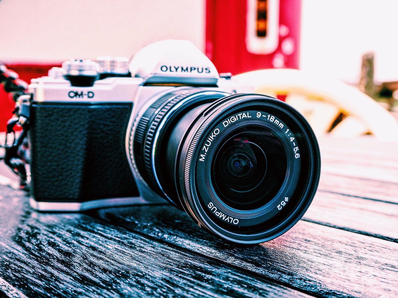 close-up, focus on foreground, retro styled, old-fashioned, still life, photography themes, equipment, selective focus, camera - photographic equipment, man made object, vintage, black color, antique, no people, lens - optical instrument, day, part of, machine part