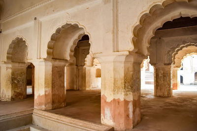 Beautiful view of orchha palace fort, raja mahal and chaturbhuj temple from jahangir mahal, orchha