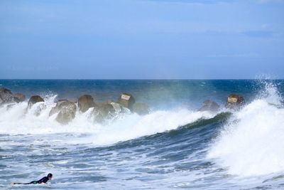 Waves splashing in sea