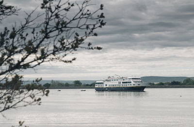 The national geographic explorer on the columbia river.
