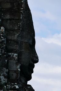 Statue of temple against sky