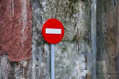 Forbidden direction traffic signal on the road on the street