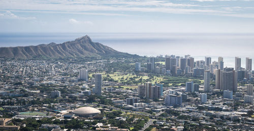 View on honolulu and diamond head monument, shot on lookout above honolulu, hawaii, usa