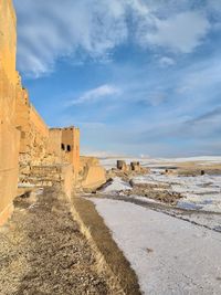 Old ruin building against sky