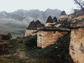 Old ruins of building against sky