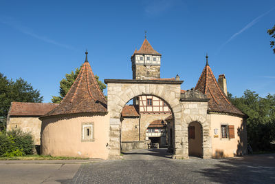 Medieval röder gate of rothenburg ob der tauber on the romantic road in germany