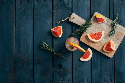 Directly above shot of grapefruits on table