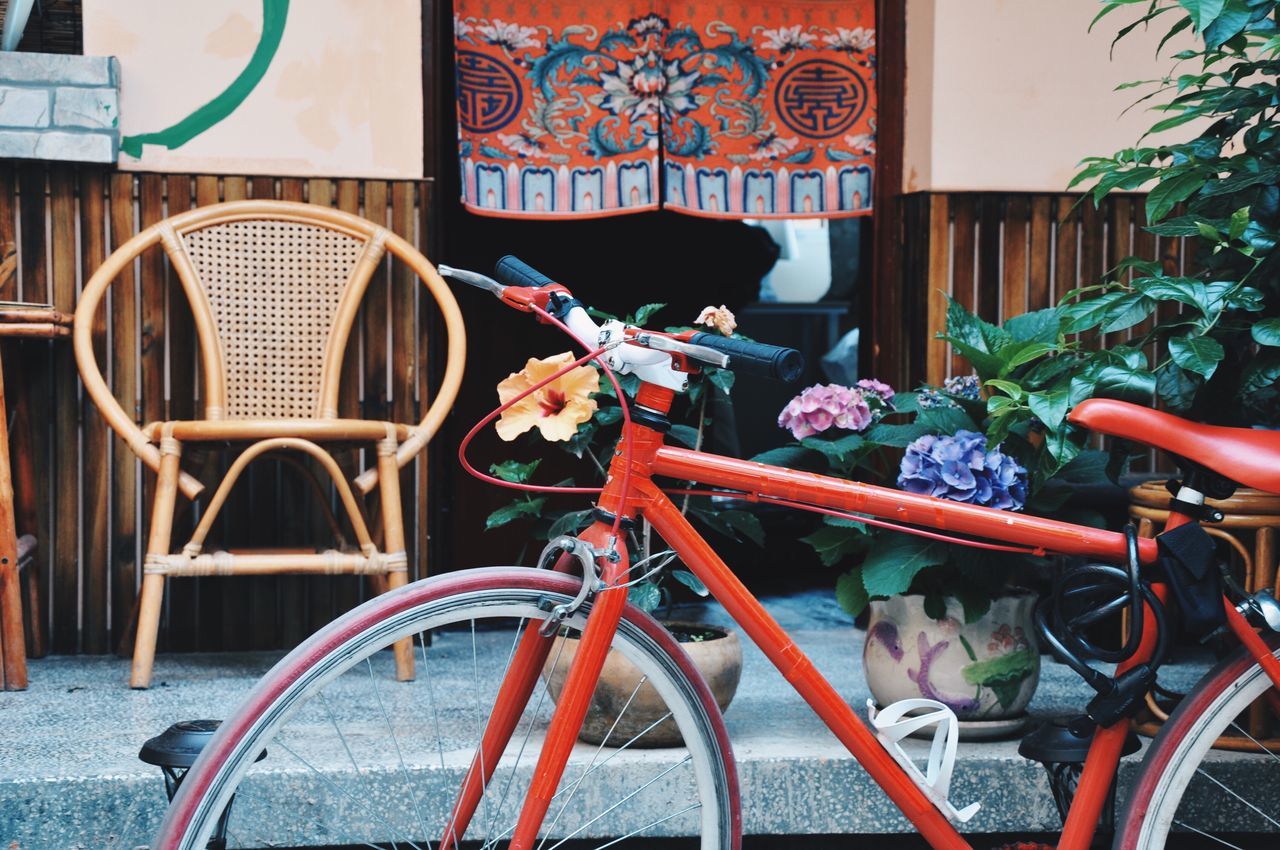 bicycle, land vehicle, day, no people, mode of transport, outdoors, chair, transportation, bicycle rack, architecture, building exterior, nature