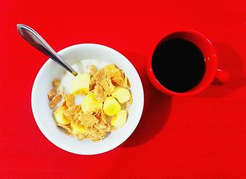 Corn flakes served with tea