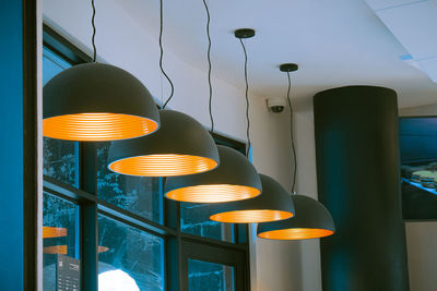 5 ceiling lamps in café