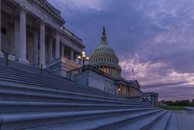 United states capitol building in washington dc at blue hour