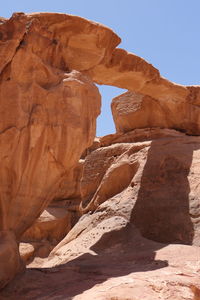 Landmark arch in wadi rum