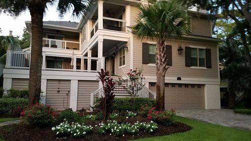 View of house in yard