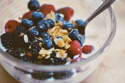Close-up of muesli with fruits in bowl