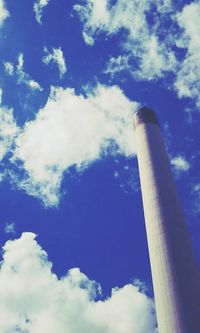Low angle view of cloudy sky