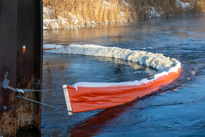 The floating boom prevents foam and debris from contaminating reservoir. reducing harmful emissions.
