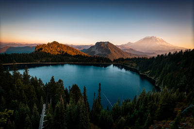 Mount rainier in the background with summit lake in the foreground