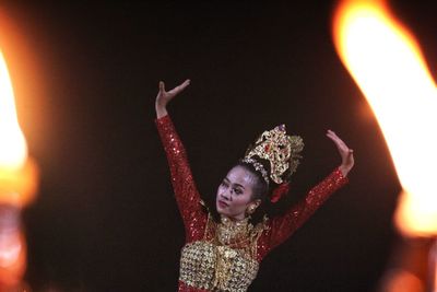 Priangan mojang dance is a traditional dance
