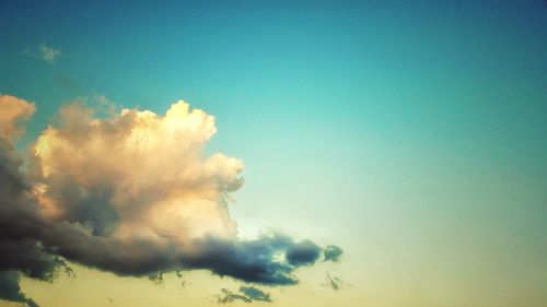 Low angle view of cloudy sky