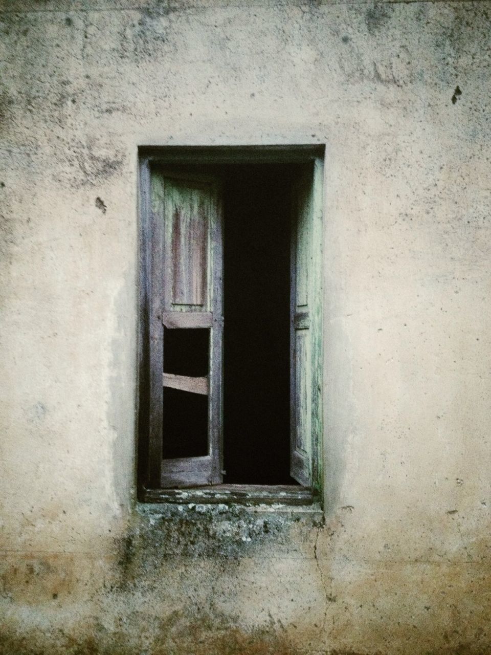 architecture, built structure, window, building exterior, house, abandoned, door, old, residential structure, wall - building feature, wall, damaged, closed, weathered, residential building, building, obsolete, day, no people, run-down