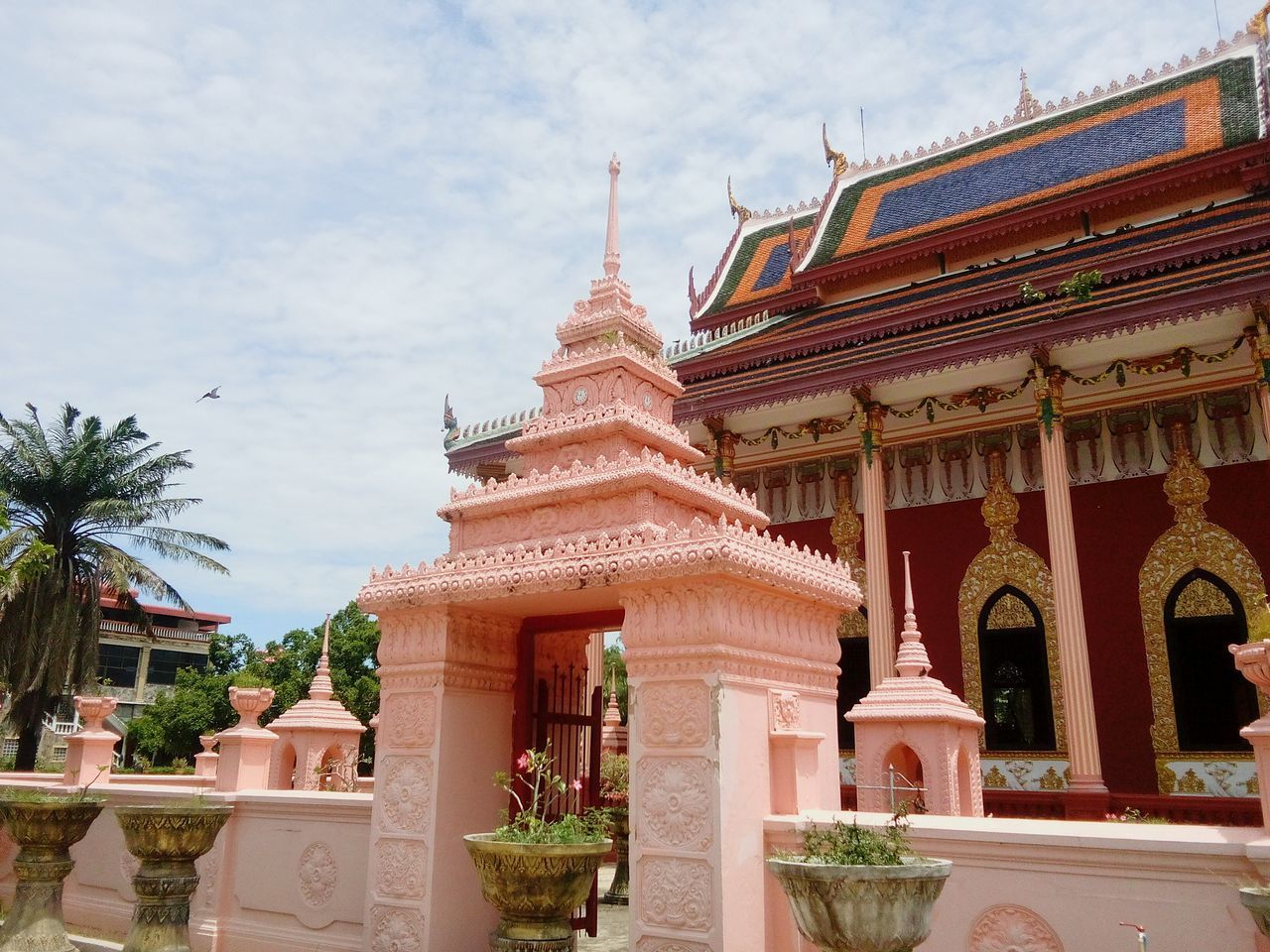 LOW ANGLE VIEW OF TEMPLE AGAINST SKY