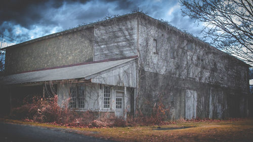 Abandoned building against sky