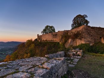 Old ruin building against sky