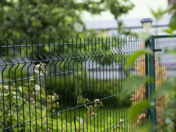 Metal mesh garden fence