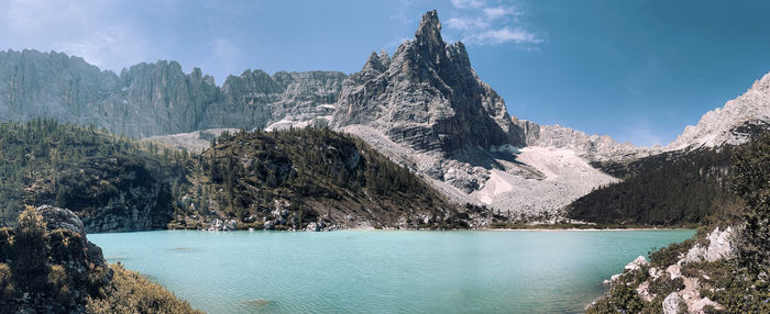 Panoramic view on the lake sorapis in dolomites