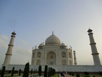 View of taj mahal historical building against clear sky