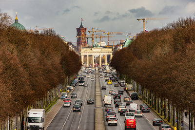 Traffic on road in city