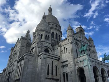 Sacré coeur under the blue sky