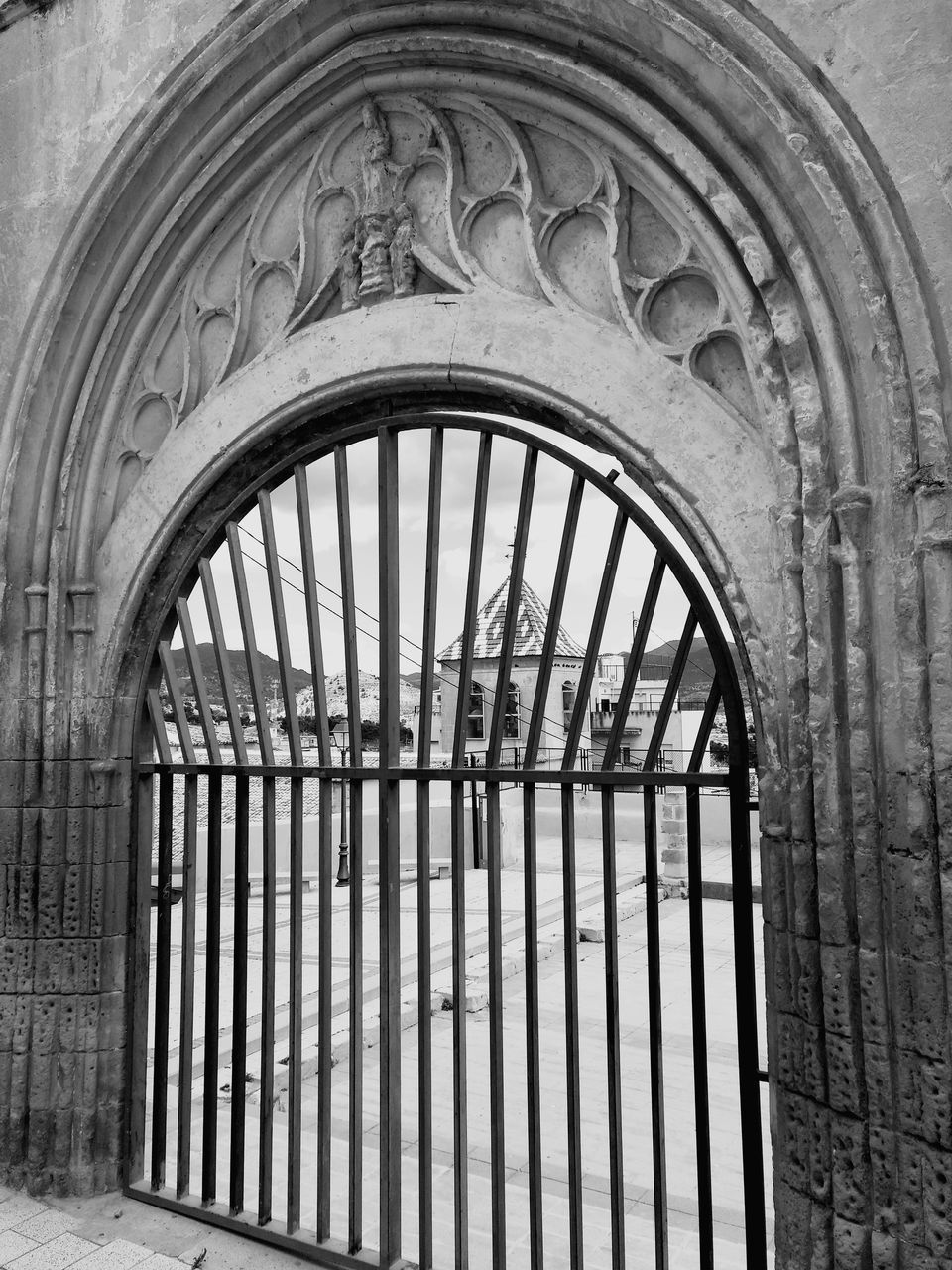 CLOSED GATE OF BUILDING