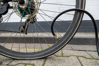 Inflate flat tire of bike by tube