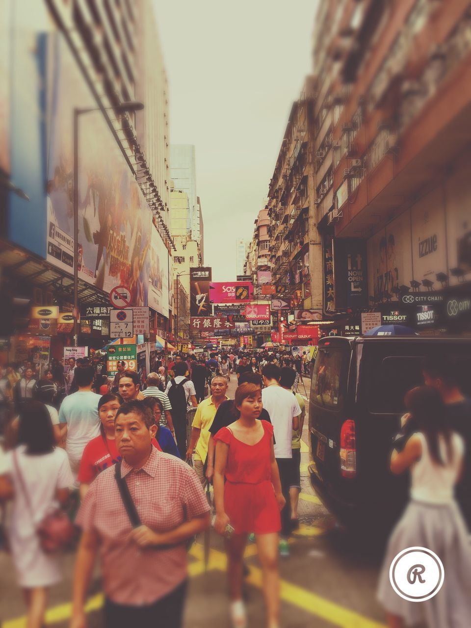 large group of people, building exterior, street, architecture, built structure, person, lifestyles, city, walking, leisure activity, men, crowd, city street, city life, sky, outdoors, day