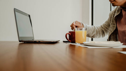 Coffee cup on table