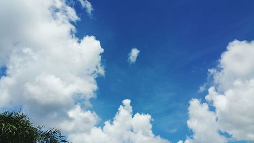 Low angle view of cloudy sky