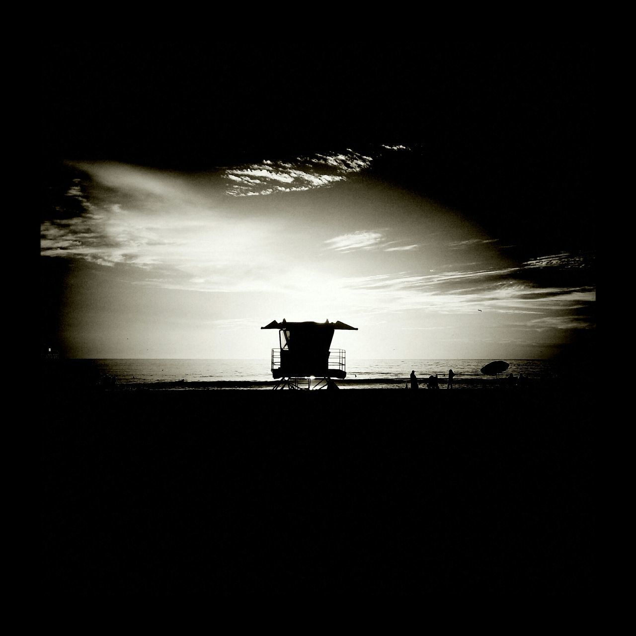 silhouette, sea, beach, sky, water, horizon over water, tranquility, tranquil scene, scenics, shore, nature, cloud - sky, beauty in nature, dusk, unrecognizable person, sunset, dark, sand, idyllic