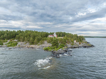 Dusö cape Water