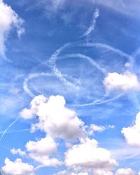 Low angle view of vapor trail in sky