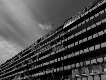 Low angle view of skyscraper against sky