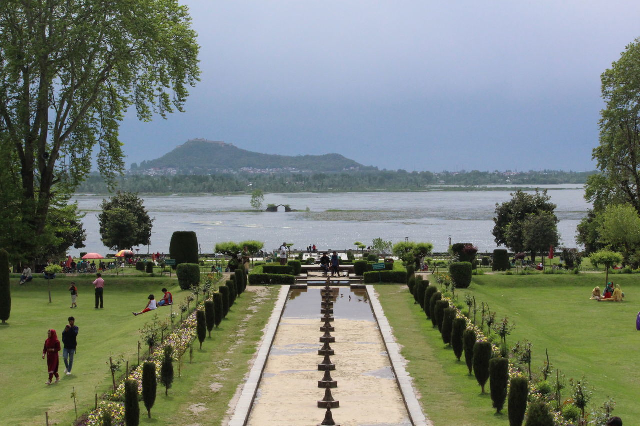 PANORAMIC VIEW OF LAKE AGAINST SKY