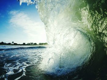 Waves splashing in sea