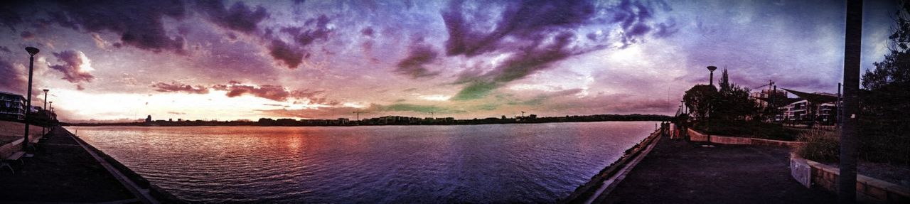 sky, water, cloud - sky, cloudy, sea, scenics, beauty in nature, cloud, panoramic, nature, tranquility, weather, tranquil scene, dusk, storm cloud, reflection, auto post production filter, dramatic sky, sunset, outdoors