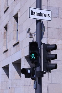 Traffic light with sign