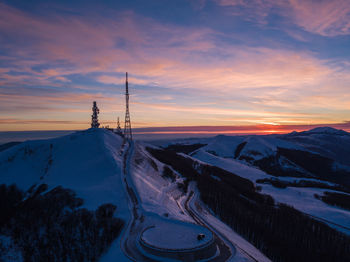 Mount with antennas at dawn
