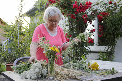 Sacramental custom of tying herbs for the consecration of herbs on august 15th