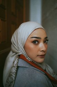 Close-up portrait of young woman