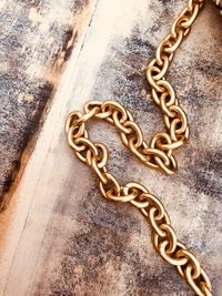 Close-up of rusty metal chain