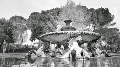 Fountain cavalli marini at villa borghese